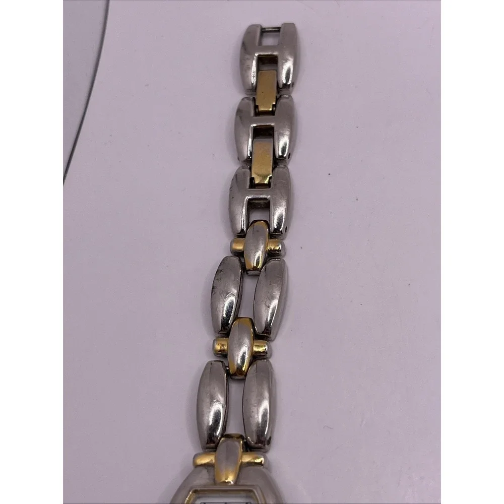 Y2K Fossil Two-Tone Silver/Gold Women's Link Bracelet Watch. Runs!